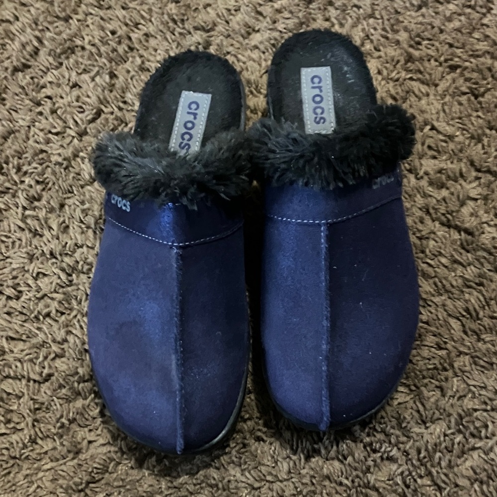 CROCS Navy Blue Fur-Lined Women's Mules W8